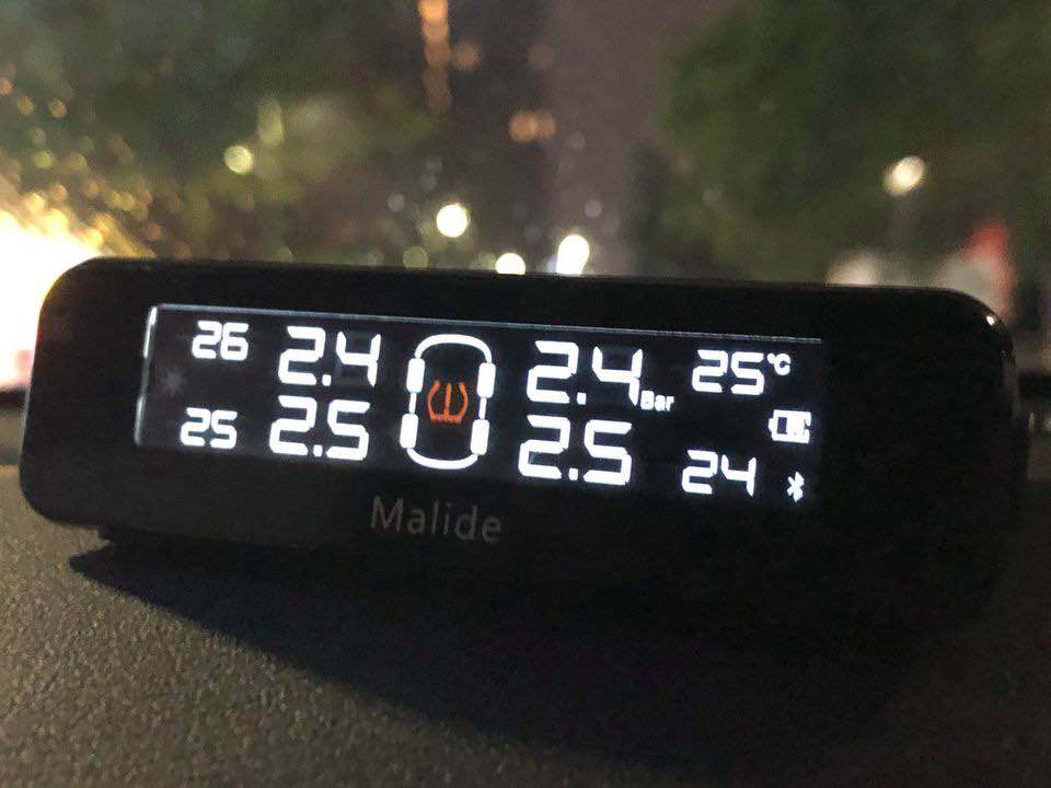 [最高級別] 雙顯示+雙能源 胎壓計 藍芽連接 iPhone Android 手機+主機同時顯示 太陽能+USB充電模式